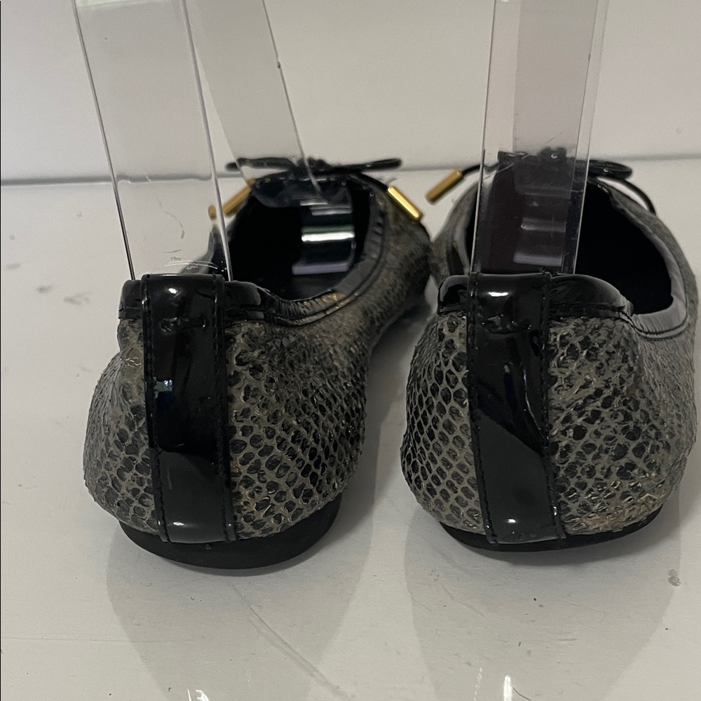 Tory Burch Black and Textured Gray Loafers with Bow - Picture 5 of 10